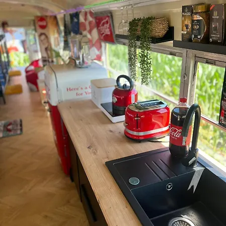 Campsite Buli School Bus Skorzecin